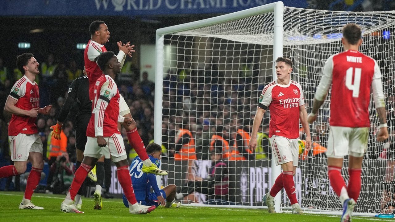 5 Pelajaran dari Chelsea vs Arsenal: Blunder Robert Sanchez Rugikan The Blues, The Gunners Jaga Peluang Quadruple