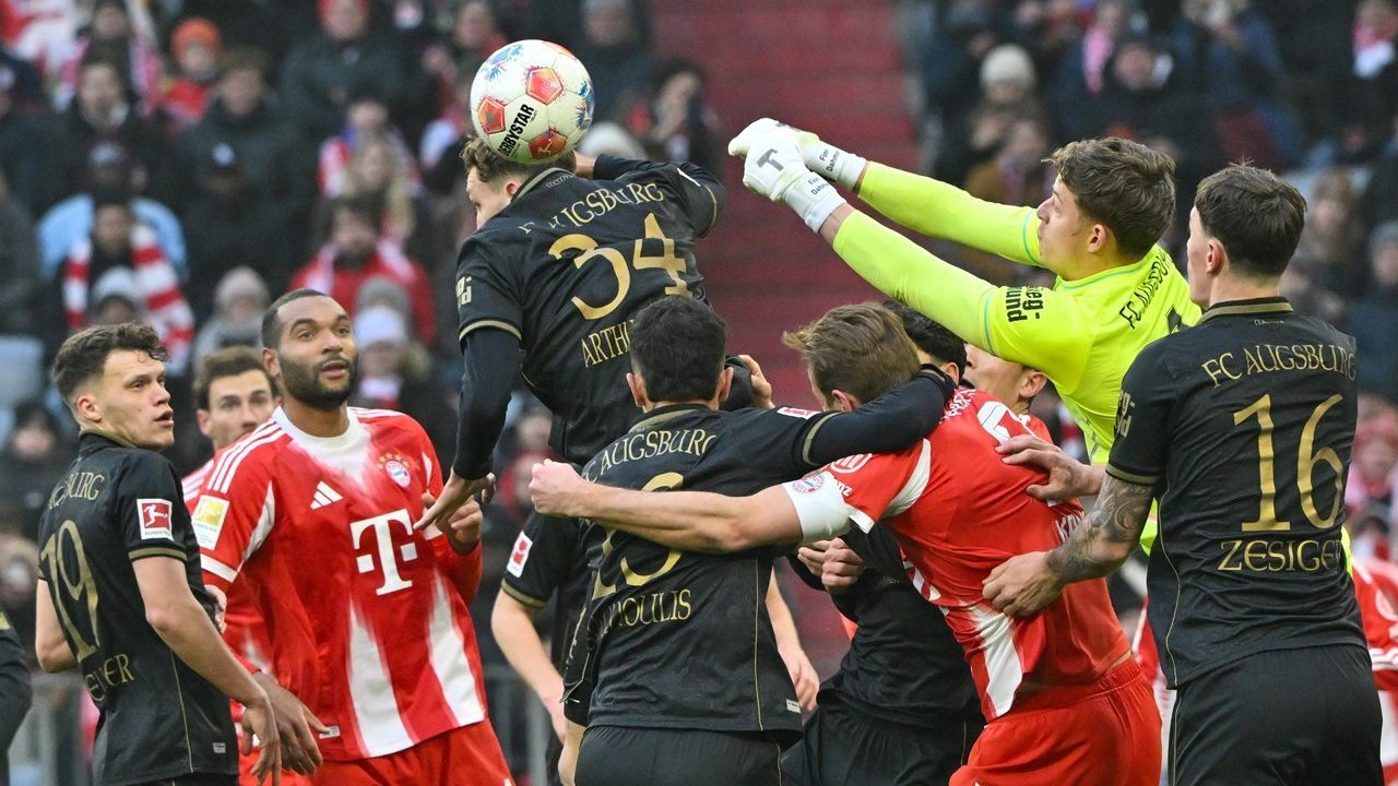 Hasil Bayern vs Augsburg: Telan Kekalahan Perdana, Munchen Masih Kokoh di Singgasana Bundesliga