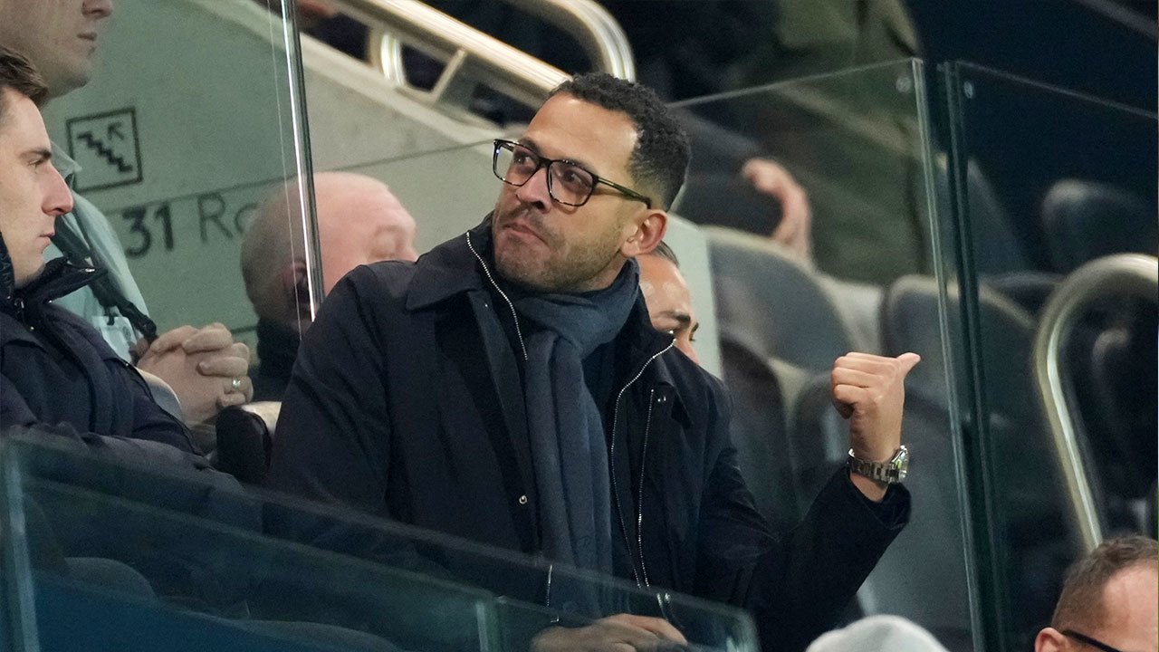 Liam Rosenior Minta Pemain Chelsea Tampil Lebih Galak Liam Rosenior Minta Pemain Chelsea Tampil Lebih Galak