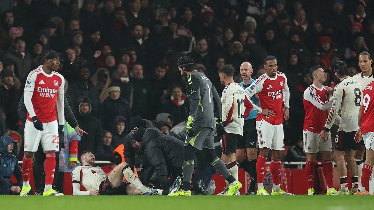 Musim Conor Bradley Berakhir, Arne Slot Akui Rencana Liverpool Berantakan