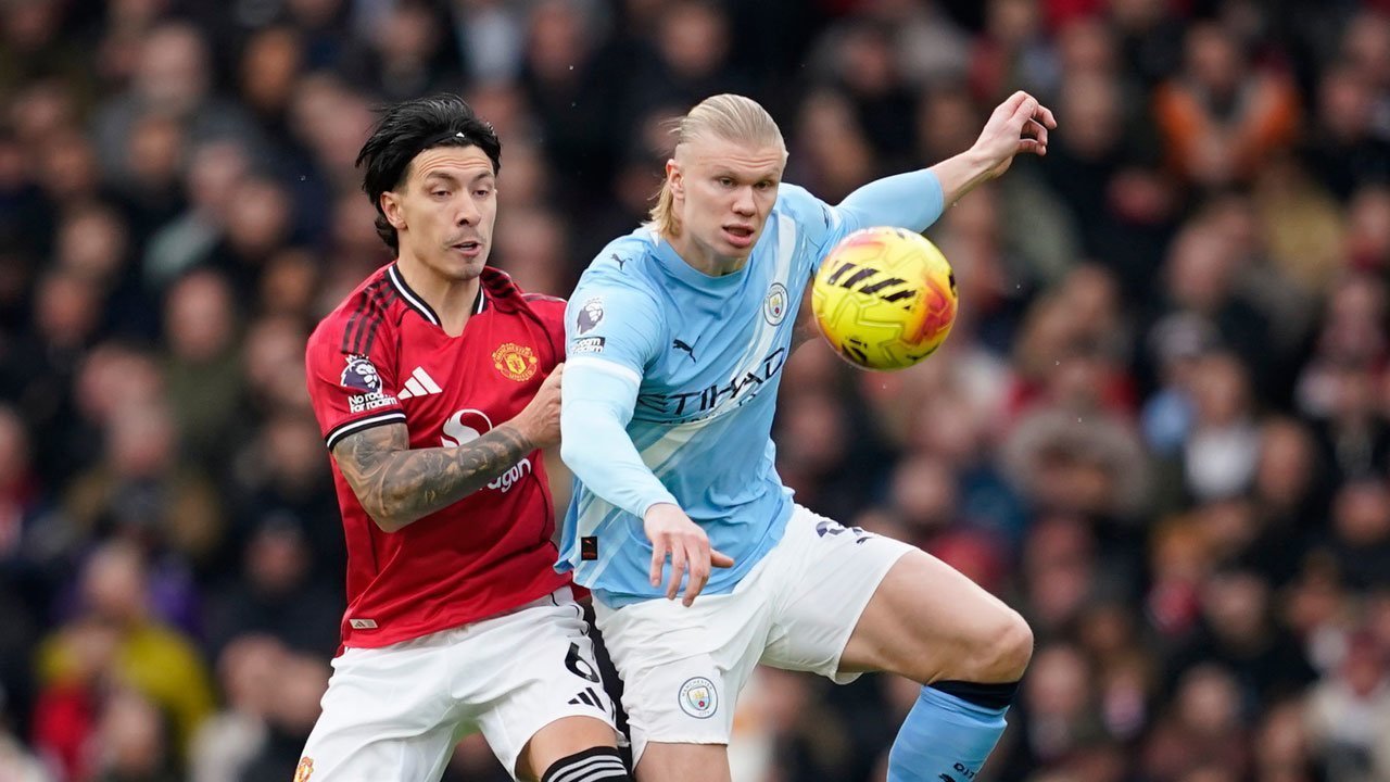 Paul Scholes vs Lisandro Martinez Memanas, Sindiran Berlanjut Usai Derby Manchester