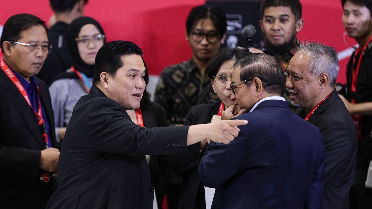 Trofi Piala Dunia Sudah Mampir ke Indonesia, PSSI Bahas Peluang Jadi Tuan Rumah Bersama dengan Negara ASEAN: Bukan Mustahil di Masa Sepan Trofi Piala Dunia Sudah Mampir ke Indonesia, PSSI Bahas Peluang Jadi Tuan Rumah Bersama dengan Negara ASEAN: Bukan Mustahil di Masa Sepan
