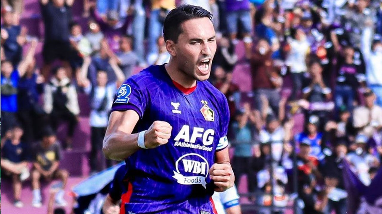 Dihubungkan dengan Ezra Walian, Persija Punya Pemain Baru untuk Melawan Persib?