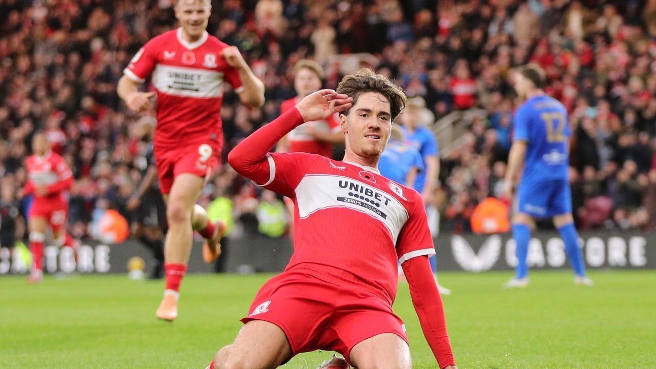 Cari Gelandang Baru, MU Pantau Pemain Championship Ini Cari Gelandang Baru, MU Pantau Pemain Championship Ini