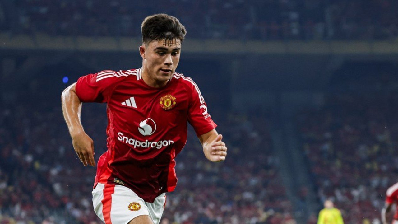 Manchester United Resmi Pinjamkan Harry Amass ke Norwich City