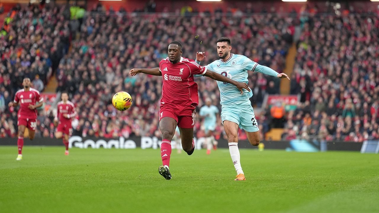 Anfield Mulai Hilang Kesabaran: Arne Slot Dikecam Usai Liverpool Ditahan Burnley