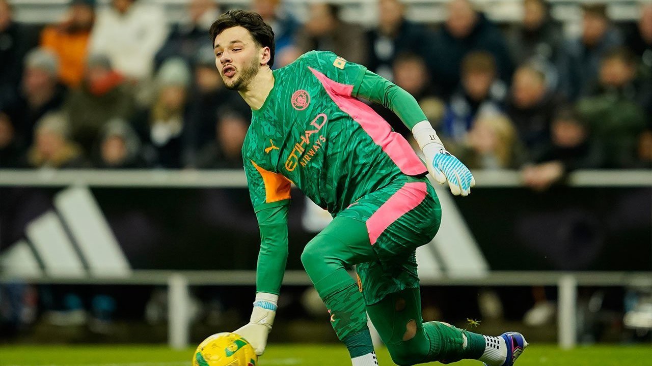 Jelang Man City vs Wolves, Pep Guardiola Tahan James Trafford: Minim Menit Bermain, Tapi Dilarang Pergi Jelang Man City vs Wolves, Pep Guardiola Tahan James Trafford: Minim Menit Bermain, Tapi Dilarang Pergi