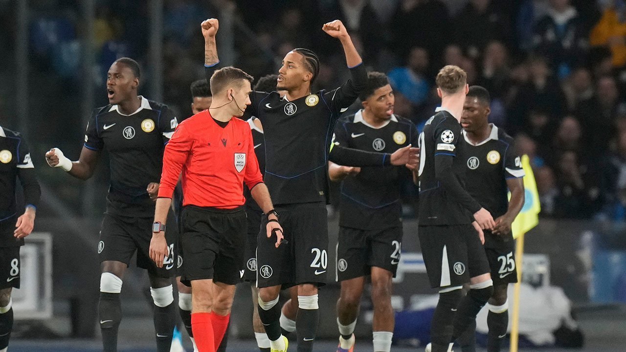 Napoli vs Chelsea 2-3: Pembeda itu Bernama Joao Pedro