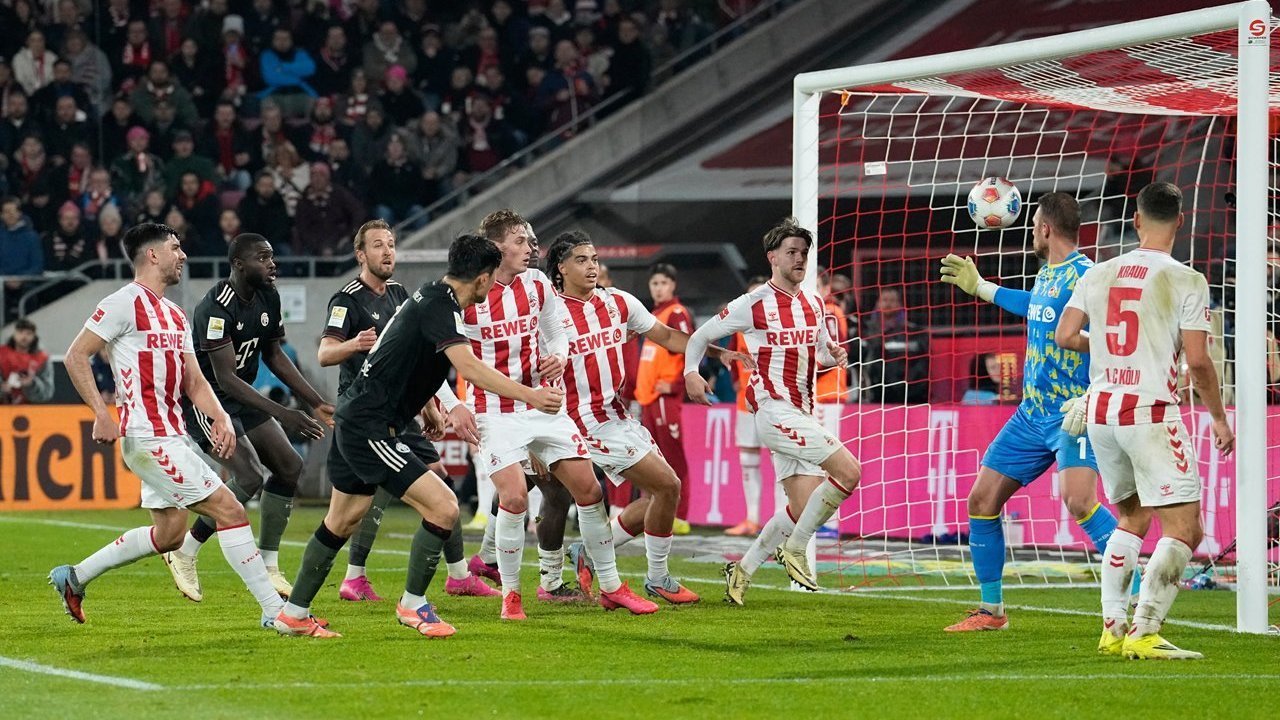 Rekap Hasil Bundesliga: Bayern Munchen Hajar Koln, Monchengladbach Keok