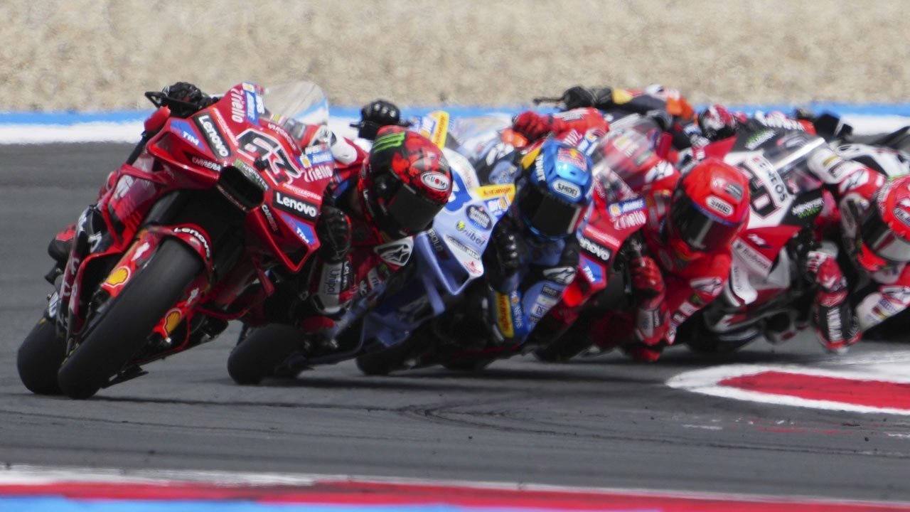 FIM Kini Resmi Larang Rider MotoGP dan WorldSBK Nyalahkan Mesin di Area Run-off Setelah Kecelakaan