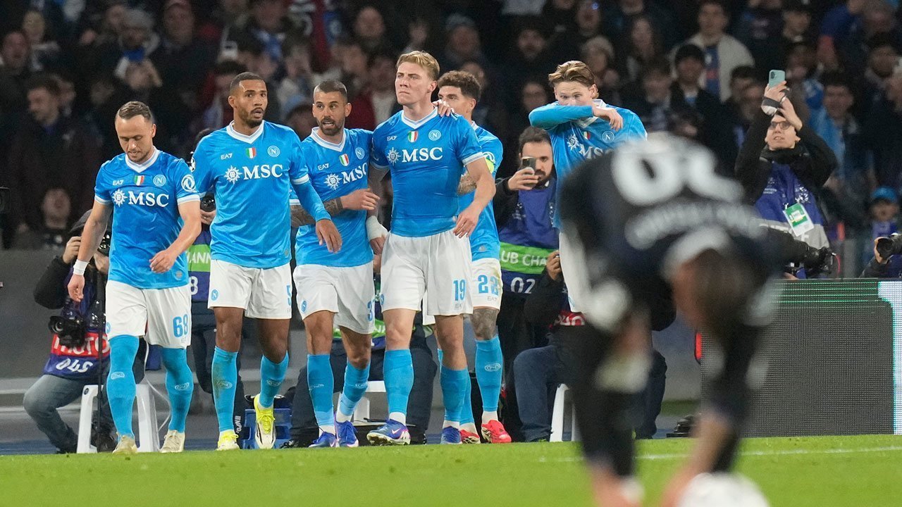 Napoli Tersingkir dari Liga Champions, Ini Penjelasan Antonio Conte Napoli Tersingkir dari Liga Champions, Ini Penjelasan Antonio Conte