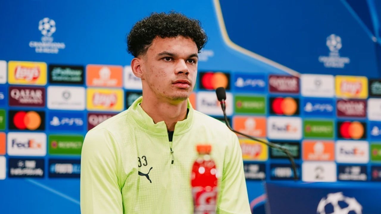 Dihantui Cuaca dan Lapangan Sintetis, Wonderkid Man City: MU Udah Lewat, Sekarang Waktunya Menang!