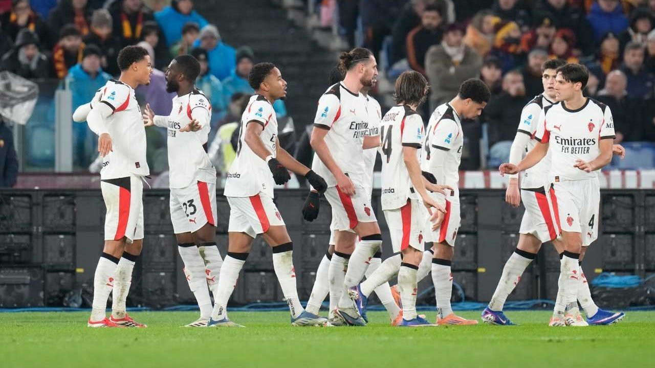 Rapor Pemain AC Milan vs Roma: De Winter Bersinar, Leao Kesulitan, Modric Solid Rapor Pemain AC Milan vs Roma: De Winter Bersinar, Leao Kesulitan, Modric Solid