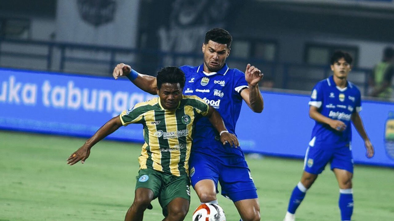 Hasil Persib Bandung vs PSBS Biak: Kalahkan 10 Pemain PSBS, Persib Kembali ke Puncak! Hasil Persib Bandung vs PSBS Biak: Kalahkan 10 Pemain PSBS, Persib Kembali ke Puncak!