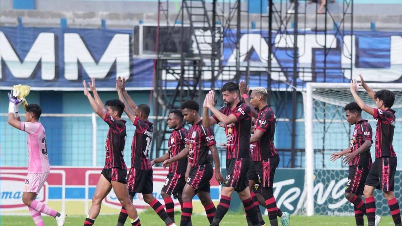 Persipura Tutup Putaran Kedua dengan Kemenangan, Dedikasikan Tiga Poin untuk Mettu Dwaramury Persipura Tutup Putaran Kedua dengan Kemenangan, Dedikasikan Tiga Poin untuk Mettu Dwaramury
