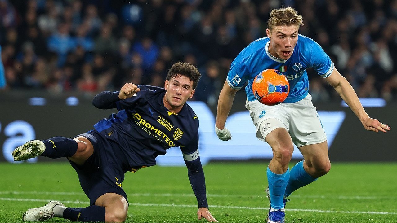 Hasil Napoli vs Parma: Gol McTominay Dianulir, Parma Pulang Rebut Poin