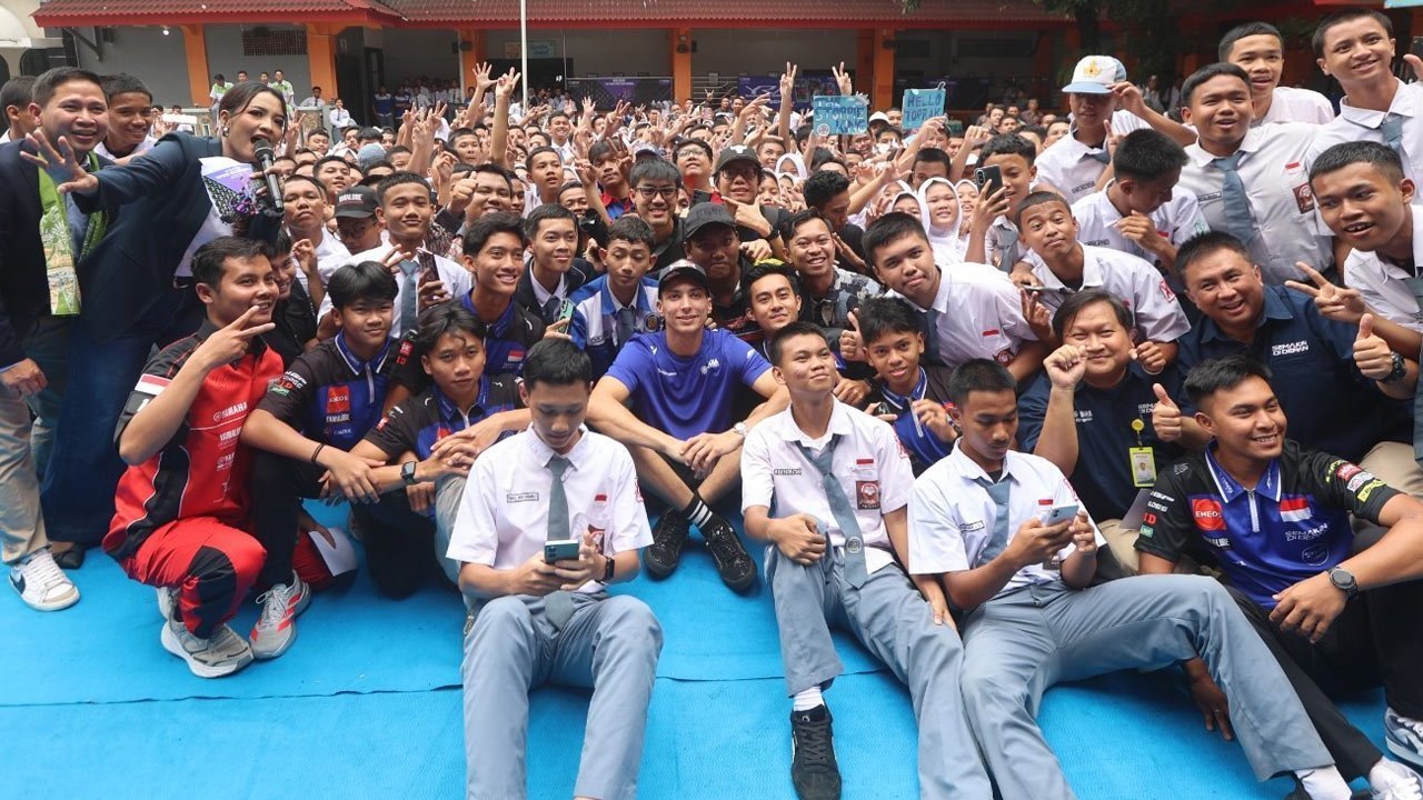 Toprak Razgatlioglu Kunjungi SMK di Jakarta Bareng Yamaha Jelang Debut di MotoGP 2026
