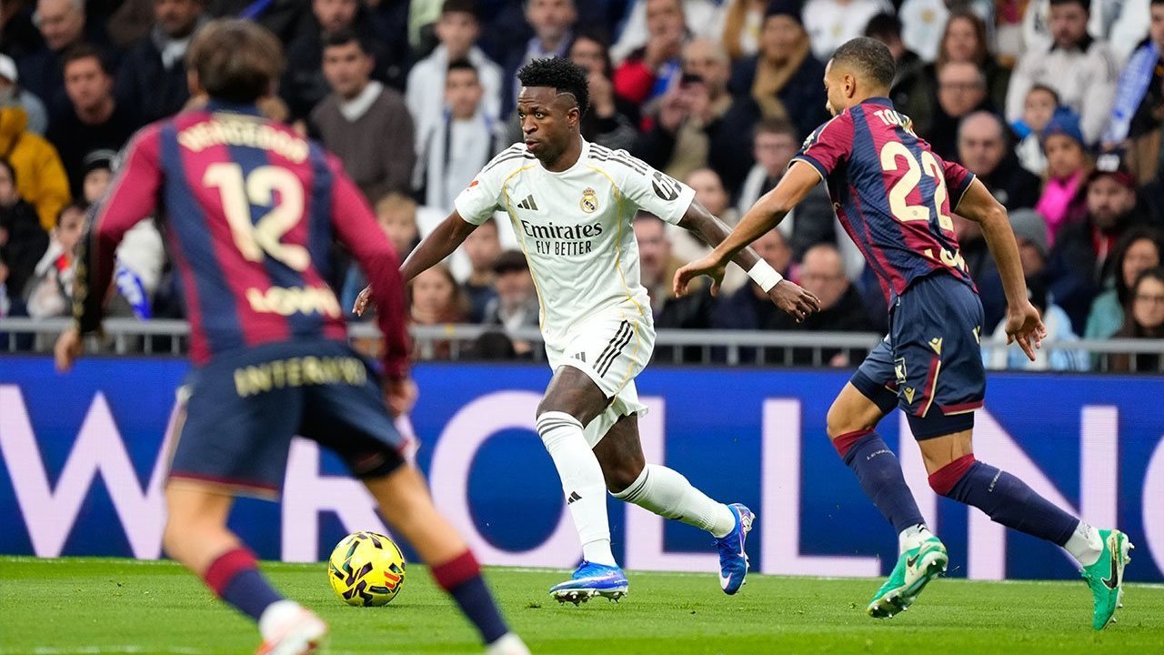 Bernabeu Memanas, Vinicius Jr Kirim Kode Kuat Siap Pergi dari Real Madrid