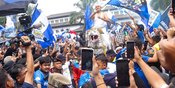 Gubernur KDM Janjikan Bonus Juara Rp1 Miliar untuk Persib Bandung Gubernur KDM Janjikan Bonus Juara Rp1 Miliar untuk Persib Bandung