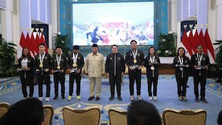 Pesan Presiden Prabowo kepada Atlet saat Bagikan Bonus SEA Games 2025: Simpan untuk Masa Depan Pesan Presiden Prabowo kepada Atlet saat Bagikan Bonus SEA Games 2025: Simpan untuk Masa Depan
