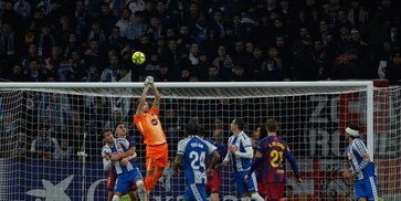 Dari Ejekan hingga Pengamanan Ketat: Cerita Joan Garcia di Derbi Catalunya