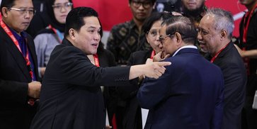 Trofi Piala Dunia Sudah Mampir ke Indonesia, PSSI Bahas Peluang Jadi Tuan Rumah Bersama dengan Negara ASEAN: Bukan Mustahil di Masa Sepan Trofi Piala Dunia Sudah Mampir ke Indonesia, PSSI Bahas Peluang Jadi Tuan Rumah Bersama dengan Negara ASEAN: Bukan Mustahil di Masa Sepan