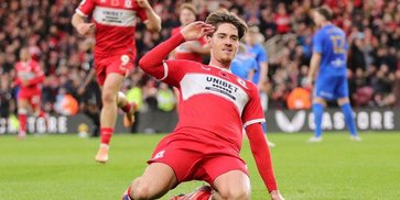 Cari Gelandang Baru, MU Pantau Pemain Championship Ini