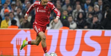 Kebiasaan Nyentrik Hugo Ekitike: Hobi Gonta-ganti Gaya Rambut di Liverpool Kebiasaan Nyentrik Hugo Ekitike: Hobi Gonta-ganti Gaya Rambut di Liverpool