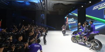 Pecah! Jakarta Jadi Saksi Peluncuran Motor V4 Monster Energy Yamaha MotoGP 2026, Fabio Quartararo dan Alex Rins Terpukau Fans Indonesia