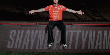 Cerita di Balik Negosiasi Singkat Kepindahan Shayne Pattynama dari Buriram United ke Persija, Terpukau dengan Reputasi Macan Kemayoran Cerita di Balik Negosiasi Singkat Kepindahan Shayne Pattynama dari Buriram United ke Persija, Terpukau dengan Reputasi Macan Kemayoran