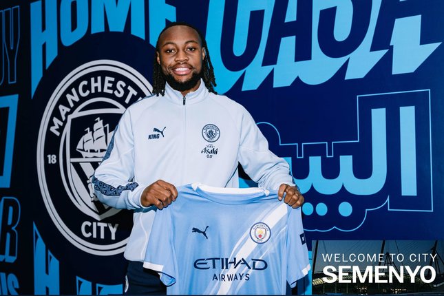 Antoine Semenyo bergabung dengan Manchester City dan memakai nomor punggung 42. (c) dok.ManCity