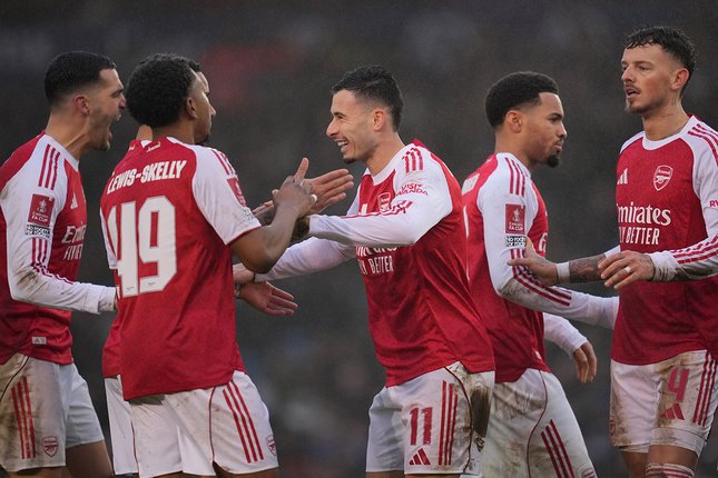 Arsenal Hadapi Tantangan di Stamford Bridge