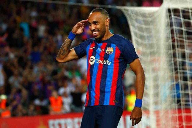 Pemain Barcelona, Pierre-Emerick Aubameyang, bereaksi saat pertandingan Piala Joan Gamper melawan Pumas UNAM di Camp Nou, Minggu (7/8/2022). (c) AP Photo/Joan Monfort