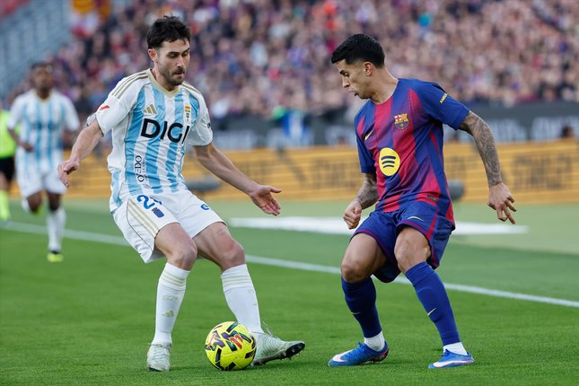 Kiper dan Lini Belakang Barcelona Kiper dan Lini Belakang Barcelona