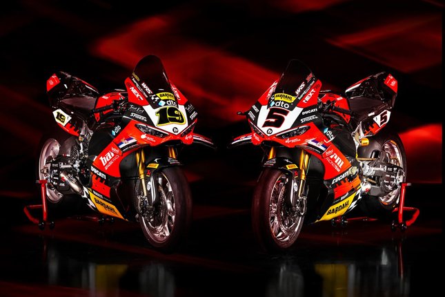 Kembali Turunkan Ducati Panigale V4 R