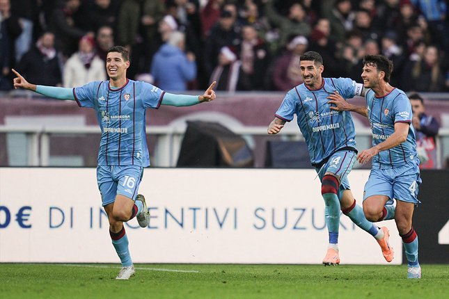 Tuan Rumah Pincang Ditinggal Bintang