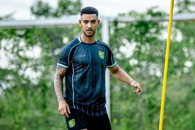 2 Pemain Asing sebagai Penopang Awal 2 Pemain Asing sebagai Penopang Awal