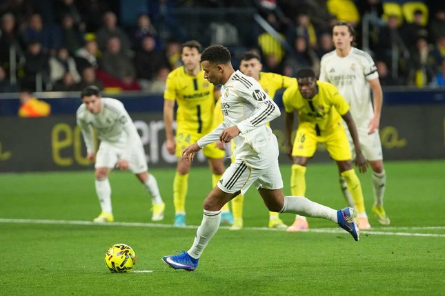 Penyerang: Mbappe Tak Terbendung, Vinicius Penentu Ritme