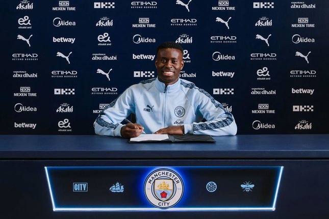 Marc Guehi Kokoh di Lini Belakang Marc Guehi Kokoh di Lini Belakang