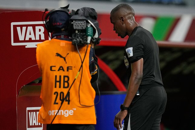 Penyelidikan Fokus ke Perangkat VAR dan Penunjukan Wasit