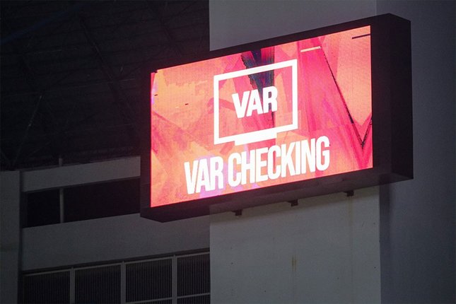 VAR Memperbaiki Kesalahan Wasit