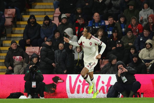 Selebrasi Virgil van Dijk di laga Bournemouth vs Liverpool di pekan 23 Liga Inggris 2025/26, Minggu (25/01/2026). (c) AP Photo/Ian Walton