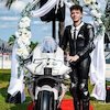 Kocak Banget! Ini 7 Potret 'Upacara Pernikahan' Marco Bezzecchi dan Aprilia, Selebrasi Kontrak Baru di MotoGP Kocak Banget! Ini 7 Potret 'Upacara Pernikahan' Marco Bezzecchi dan Aprilia, Selebrasi Kontrak Baru di MotoGP