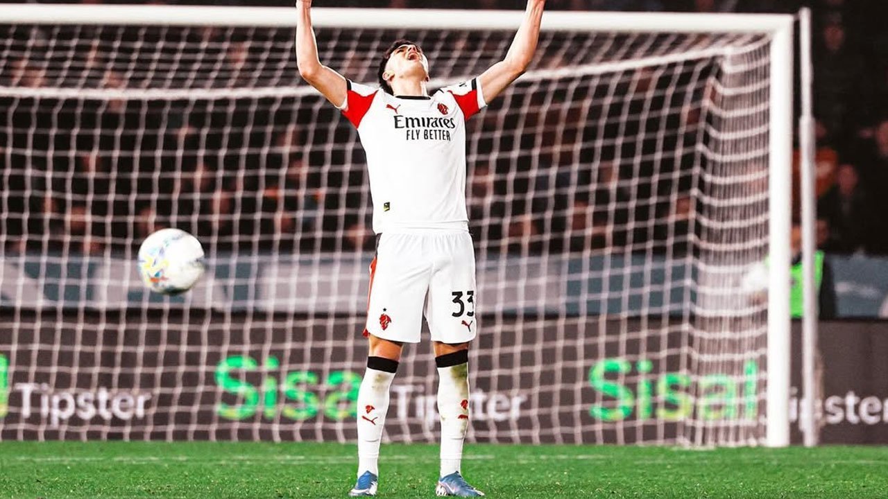 Penegasan Daya Saing AC Milan dalam Perburuan Scudetto Serie A Penegasan Daya Saing AC Milan dalam Perburuan Scudetto Serie A