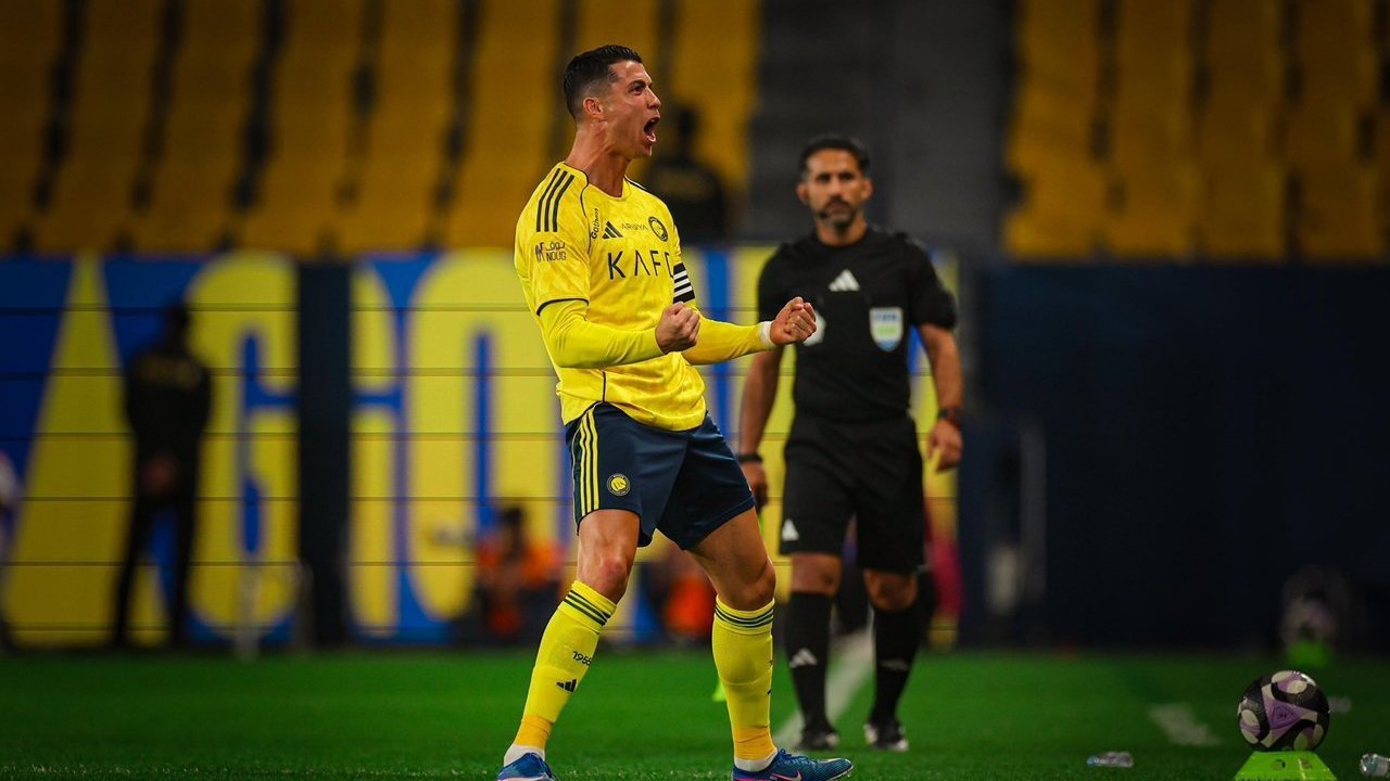 Hasil Al Nassr vs Al Hazm: Dua Gol Ronaldo Genapkan Kemenangan 4-0 Hasil Al Nassr vs Al Hazm: Dua Gol Ronaldo Genapkan Kemenangan 4-0
