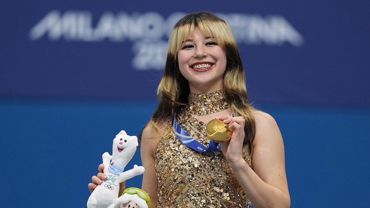 Akhiri Puasa 24 Tahun, Comeback Sensasional Alysa Liu Rebut Emas Olimpiade 2026