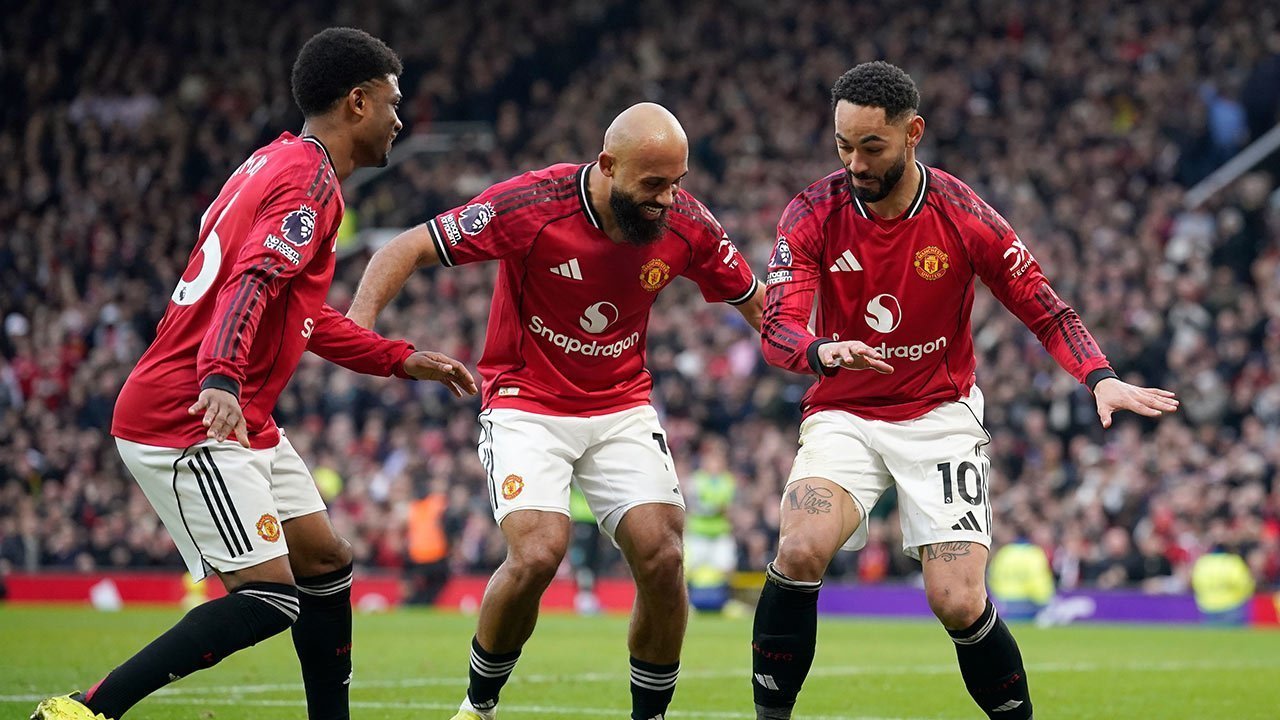 Menang dan Terus Menang, Bisakah Tren Senyum MU Bertahan Hingga Akhir Musim?