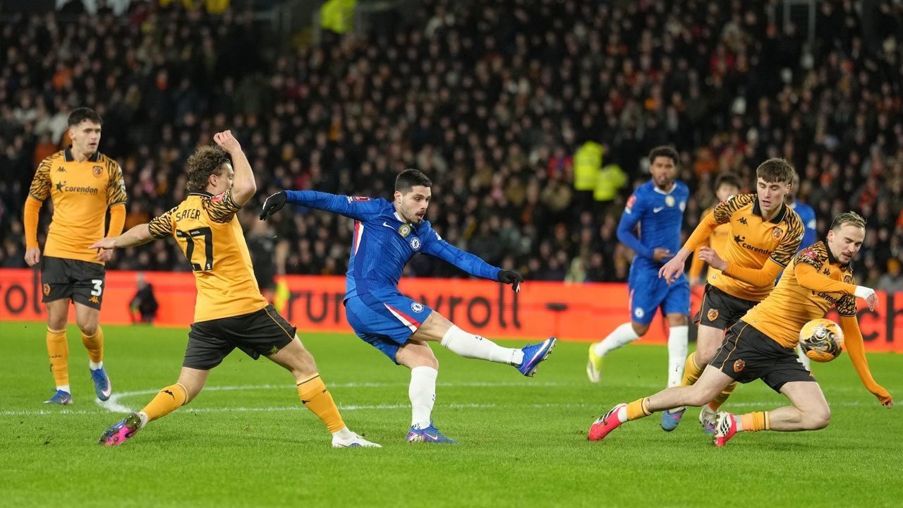 Rating Pemain Hull City vs Chelsea: Pedro Neto Hat-trick Gol, Liam Delap Hat-trick Assist