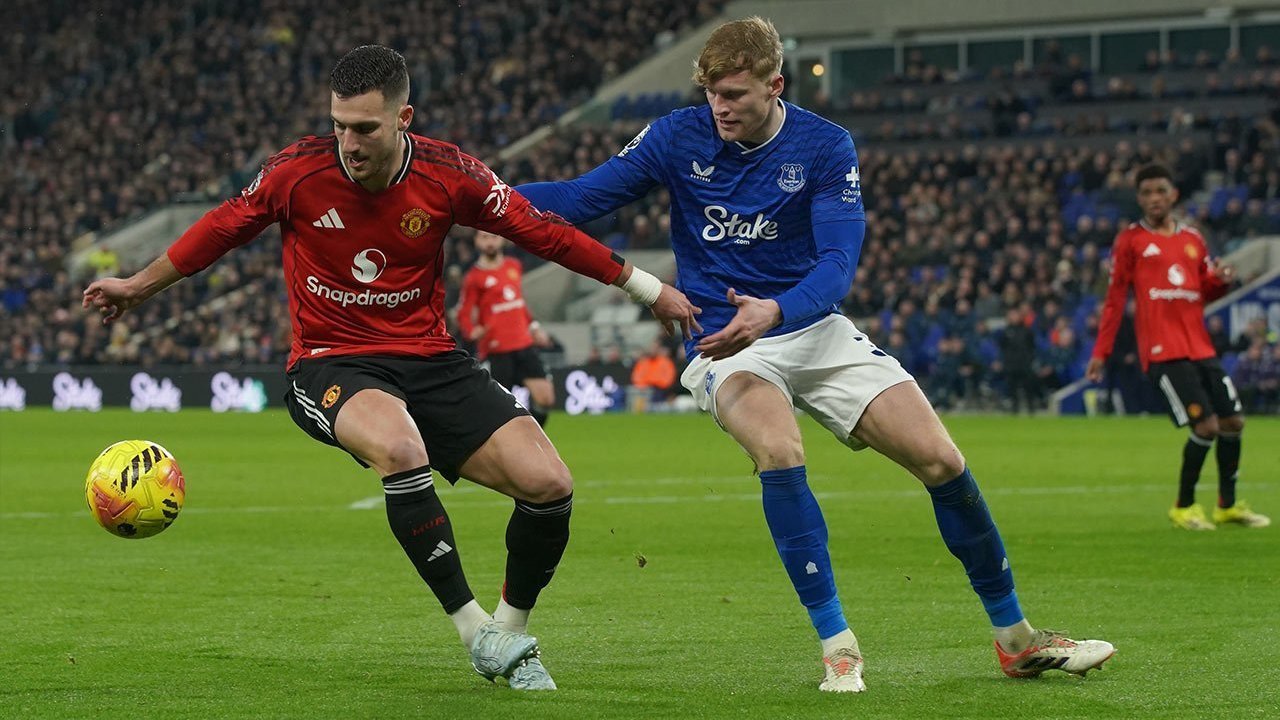 Manchester United Hidupkan Lagi Minat Pada Pemain Everton Ini