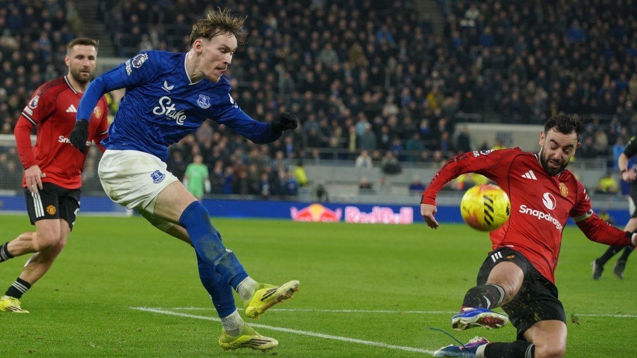 Pertahanan Rapat dan Solid, Kunci MU Menang 0-1 di Kandang Everton